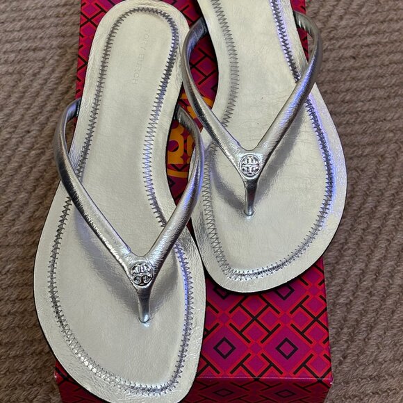 Tory Burch Chelsea Leather Flip Flop - Picture 7 of 15